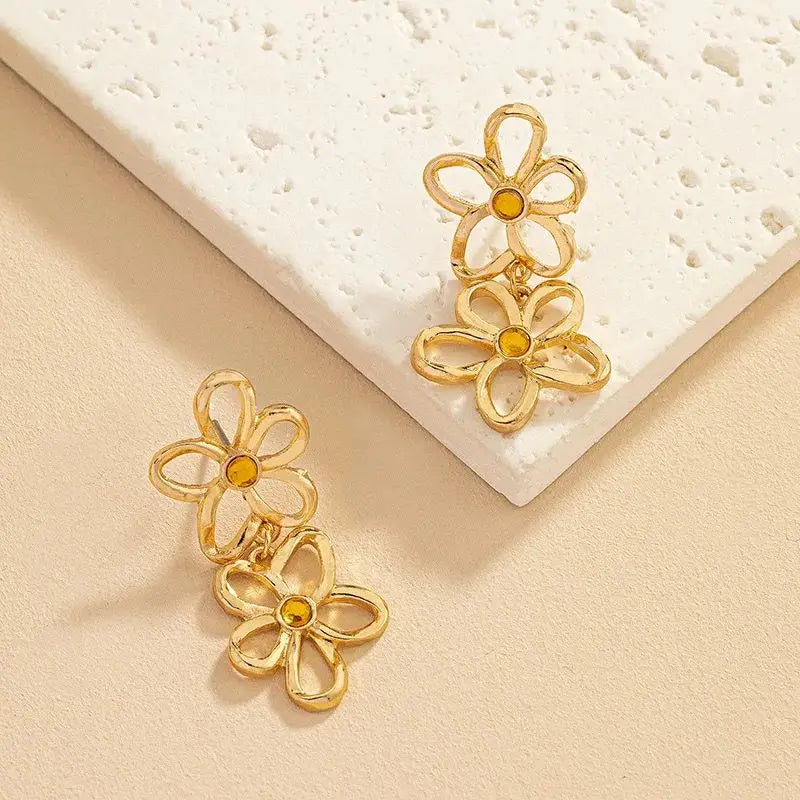 Hollow Out Metal Flower Dangle Earrings for Women Vintage Double Layer Rhinestones Drop Earrings Golden Party Trendy Jewelry.