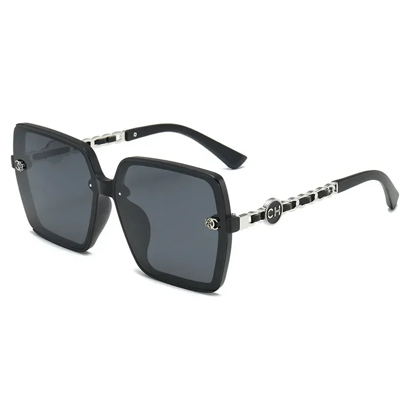 Chic Polarized Square Sunglasses for Women - Retro Floral Gradient Eyewear.