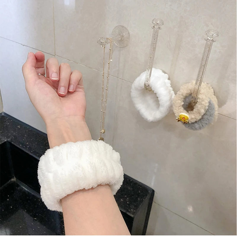 Adjustable Water-Absorbent Wrist and Hair Band Set for Face Washing and Sports.