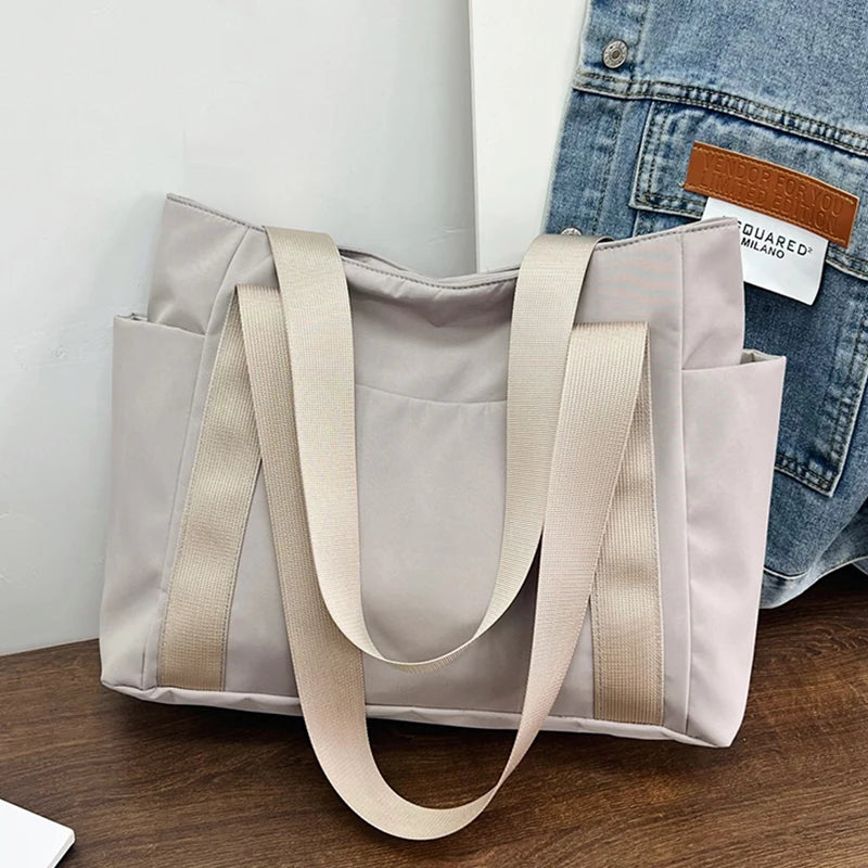 Large Capacity Women's Shoulder Bag Nylon Tote Bag Travel Handbag Sports And Leisure Handbag.