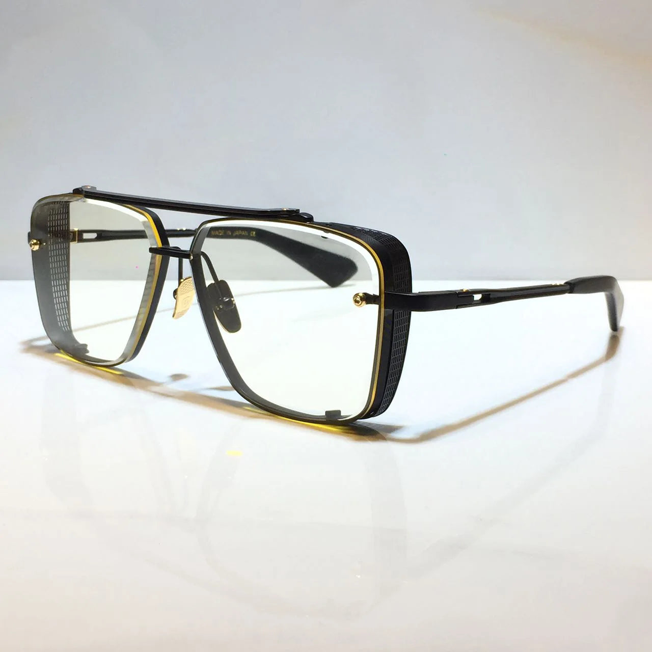 LIMTED EDITION M Six Men's Vintage Metal Sunglasses with Frameless UV 400 Lens - Stylish Square Design.