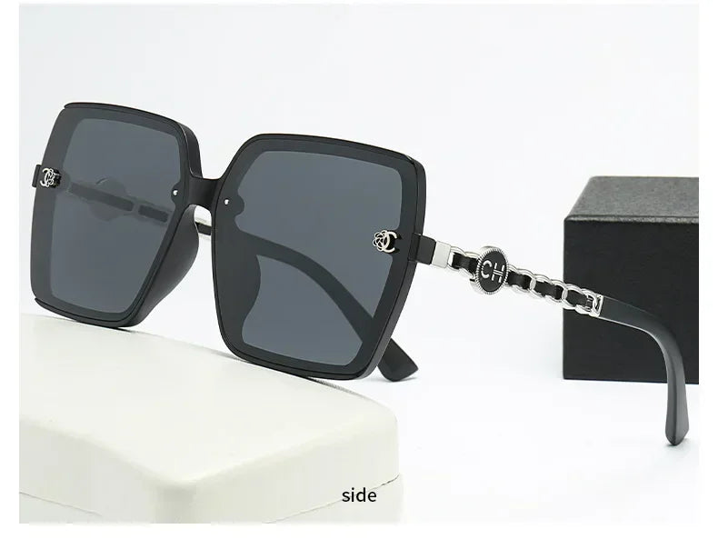 Chic Polarized Square Sunglasses for Women - Retro Floral Gradient Eyewear.