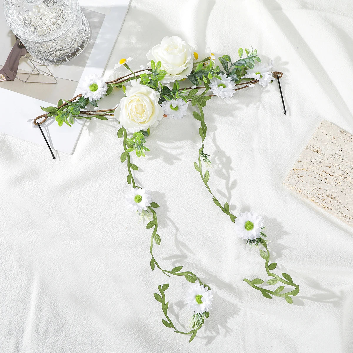 Retro Floral Rattan Hairpin for Women - Elegant Wedding Photo Clip and Accessories.