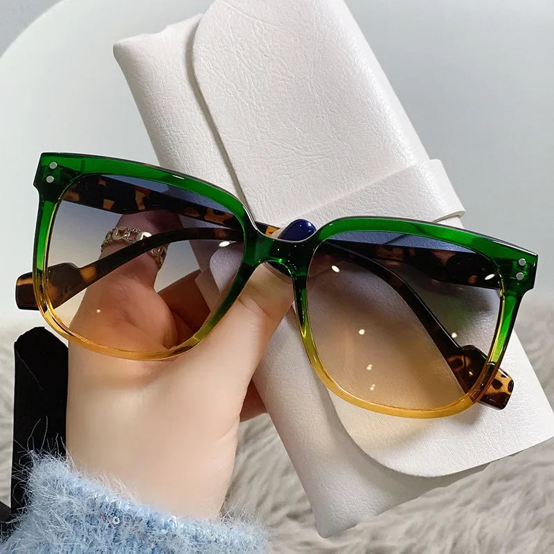 Retro Oversized Gradient Square Sunglasses for Women - Vintage Designer Beach Eyewear.