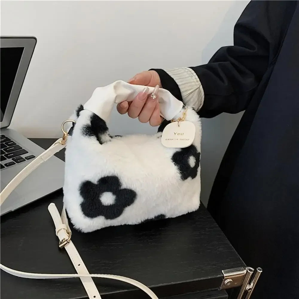 Plush Handbag Women'S New Eco-Friendly Fur Furry Mini Handbag Korean Fashion Plush Crossbody Bag Square Bag.