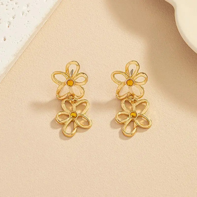 Hollow Out Metal Flower Dangle Earrings for Women Vintage Double Layer Rhinestones Drop Earrings Golden Party Trendy Jewelry.