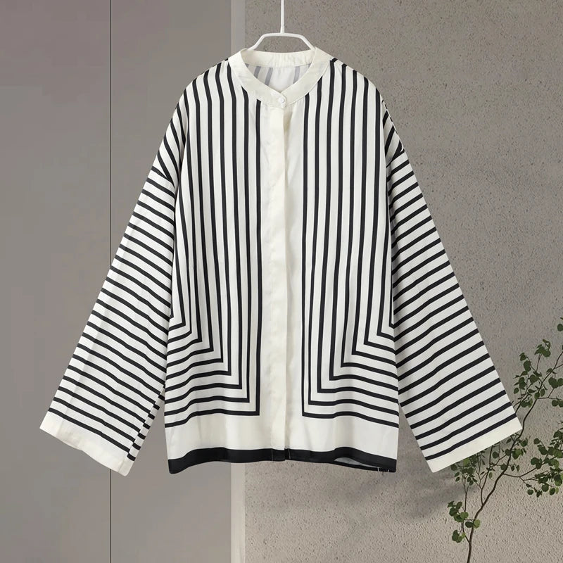 Casual Loose Striped Shirts Women Single Breasted Long Flare Sleeve O-neck Blouses 2024 Autumn New Female All-match Street Tops.