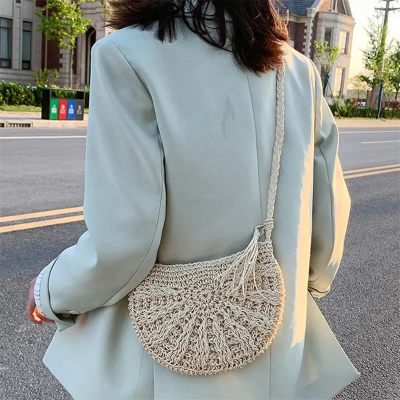 2023 Half Round Straw Bag for Women Summer Beach Rattan Shoulder Bag Zipper Woven Half Moon Crossbody Handbags Bohemia Vacation.