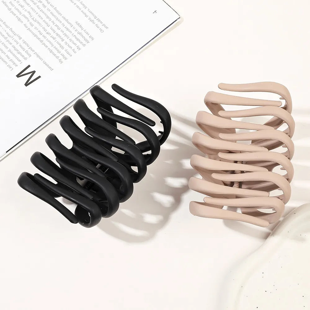 Chic Large Geometric Wave Hairpin Barrette for Women and Girls – Elegant Headwear Accessory.