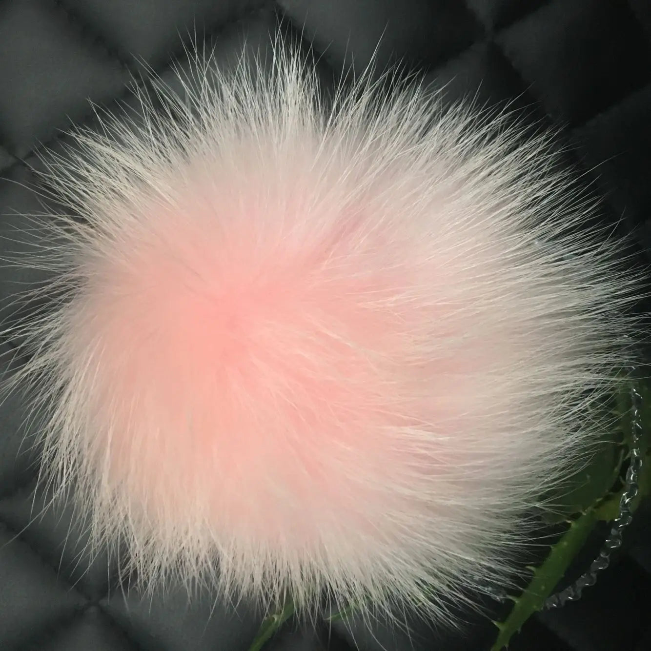 Luxurious DIY Natural Fox & Raccoon Fur Pompoms for Fashion Accessories - Perfect for Hats, Bags, Shoes, and Scarves.