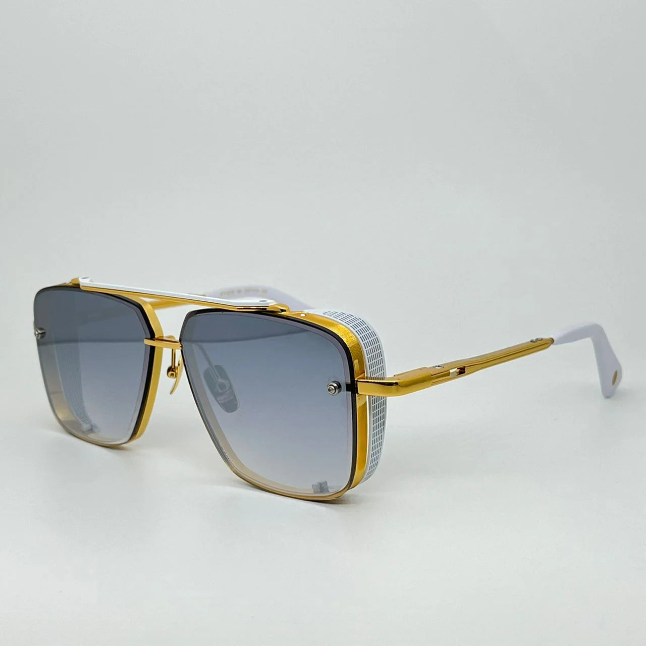 LIMTED EDITION M Six Men's Vintage Metal Sunglasses with Frameless UV 400 Lens - Stylish Square Design.