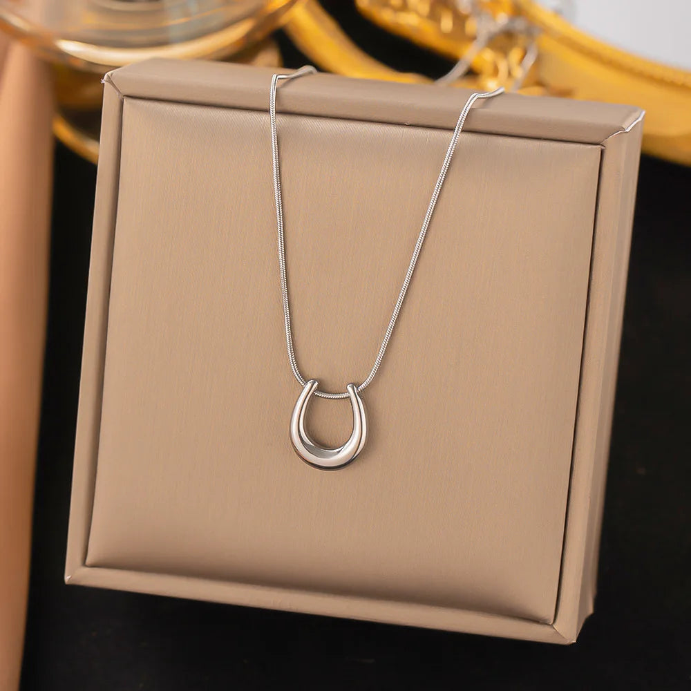 Titanium Steel Geometric U Necklace Women Light Luxury Niche Design Simple Clavicle Chain.