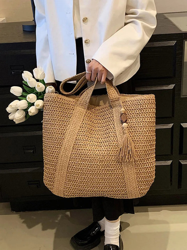 Women Shoulder Bag Summer Hand-Woven Handbags Fashion Handmade Simple Large Capacity with Tassel Pendant Shopping Handbag Tote.