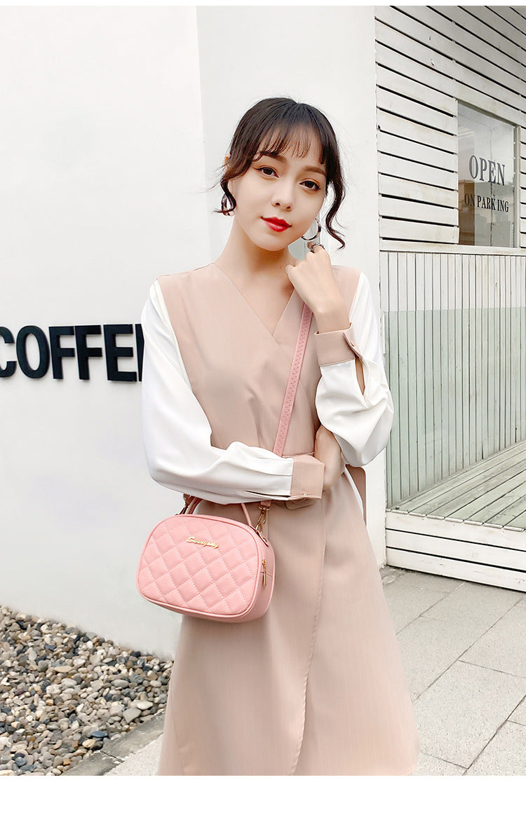 2023 New Elegant Rhombus Shell Bag Fashion Simple Embroidered Shoulder Messenger Bag Handbag.