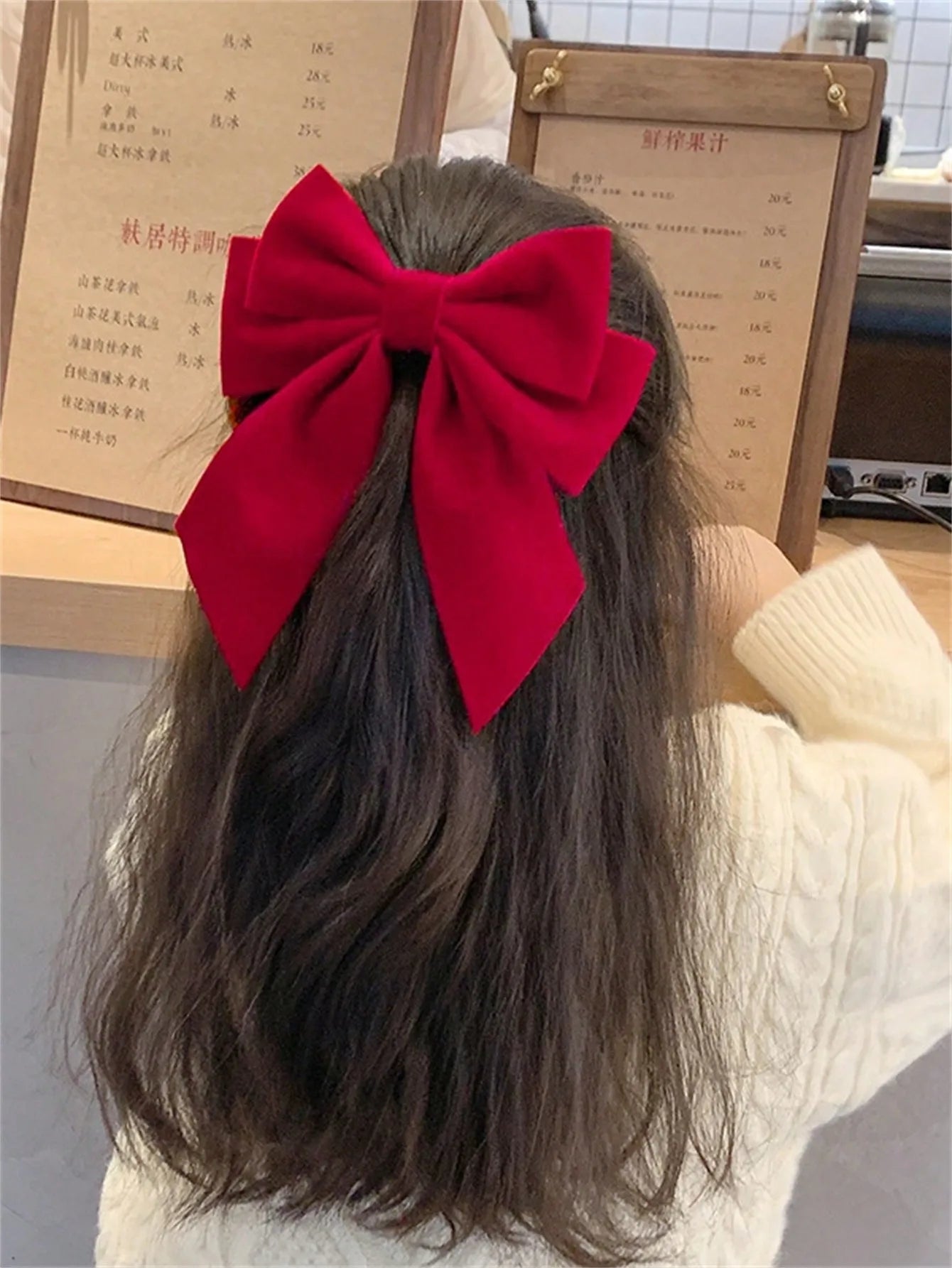 Vintage Velvet Bow Hair Clip for Women - Elegant Autumn-Winter Accessory, Perfect Gift for Girlfriends.