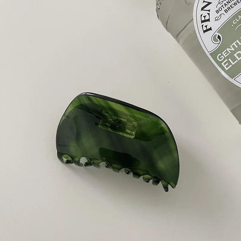 Elegant Green Twill Acetate Hair Claw Clip for Women – Retro Geometric Design Headwear.