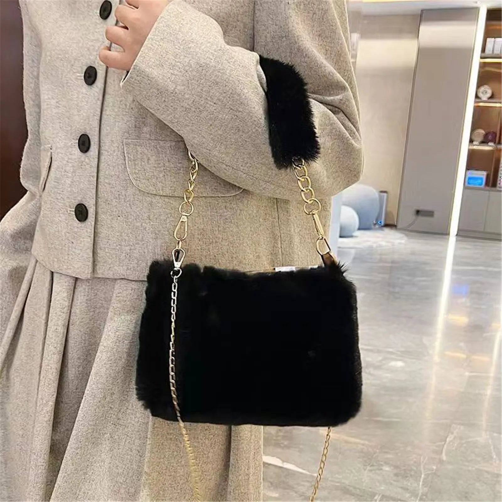 Plush Handbag Women'S New Eco-Friendly Fur Furry Mini Handbag Korean Fashion Plush Crossbody Bag Square Bag.