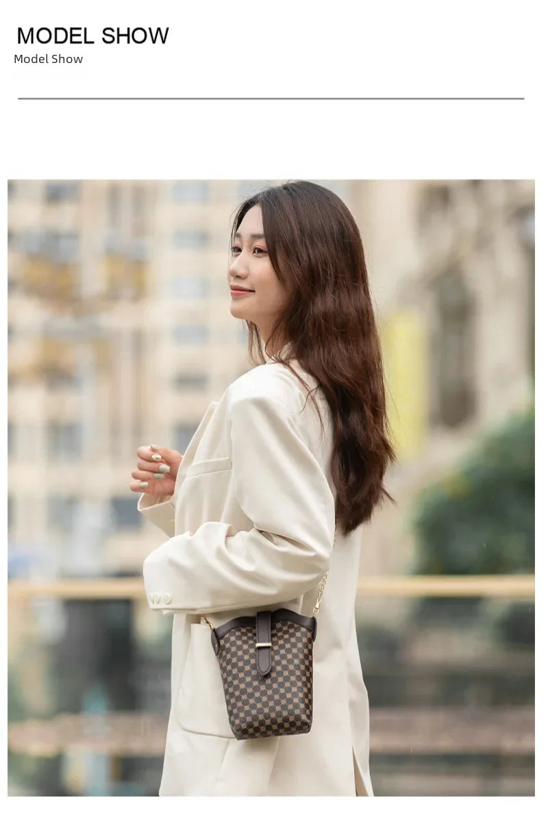 Fashionable Ladies Phone Bag Chain Strap Crossbody Bag Coin Purse Trendy Simple Style Vertical Square Shape Small Size Mobile.