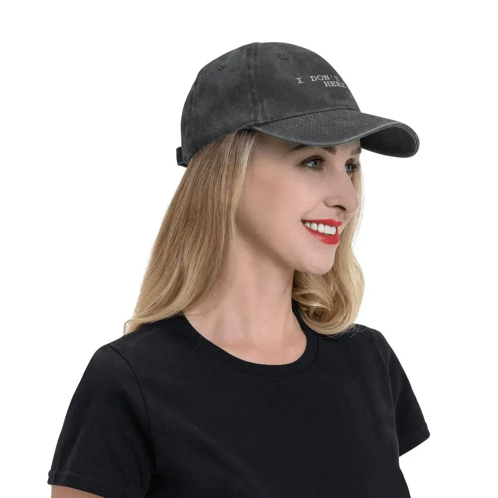 I DON'T WORK HERE Funny Trucker Hat - Unisex Casual Baseball Cap for Teens, Perfect for Summer Outdoor Activities.