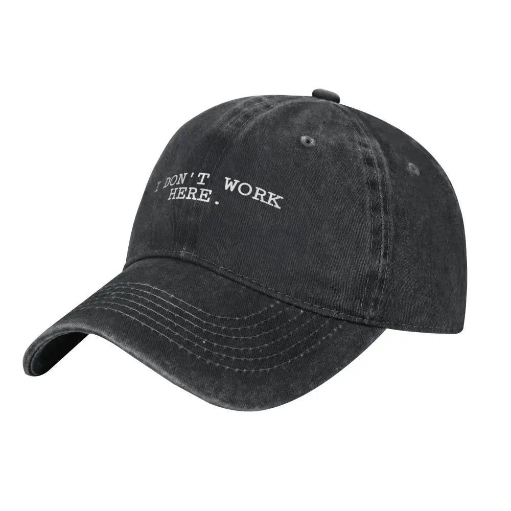 I DON'T WORK HERE Funny Trucker Hat - Unisex Casual Baseball Cap for Teens, Perfect for Summer Outdoor Activities.