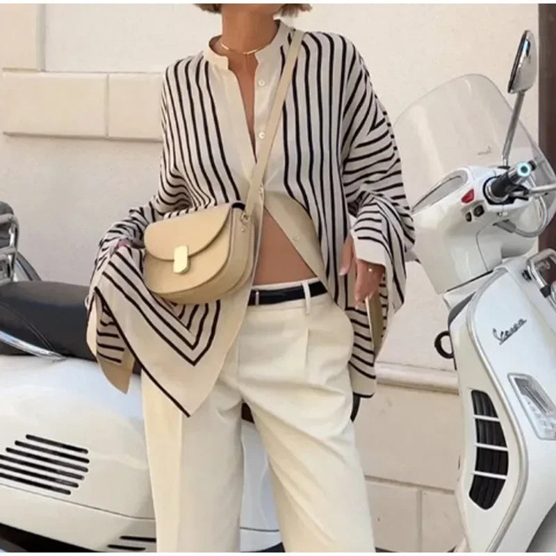 Casual Loose Striped Shirts Women Single Breasted Long Flare Sleeve O-neck Blouses 2024 Autumn New Female All-match Street Tops.